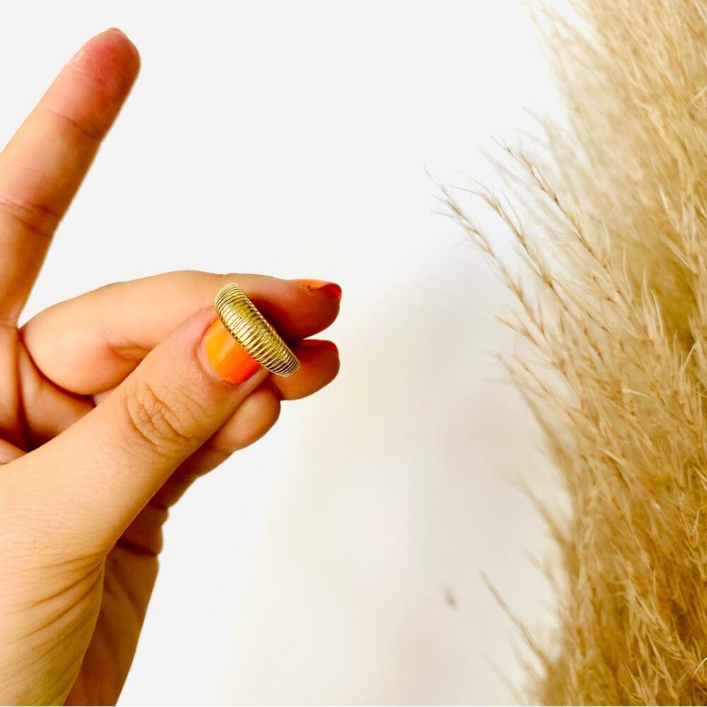 NEW REVOLVE NORDSTROM 18kt Gold Vermeil Ridged Etched Thick Band Striped Ring 6